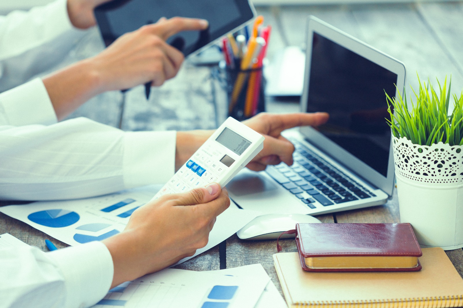 What are the benefits of using the best debt management software for your business? 